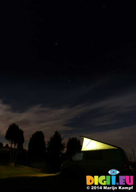 FZ004102-04-05 Campervan with stars at night